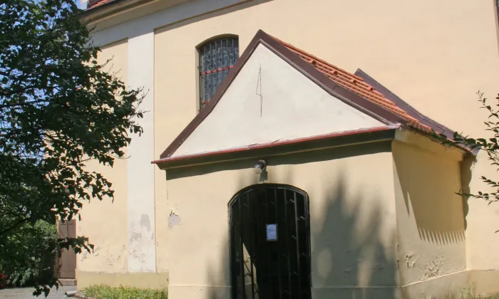 Kostel Narození Panny Marie (Lochenice)