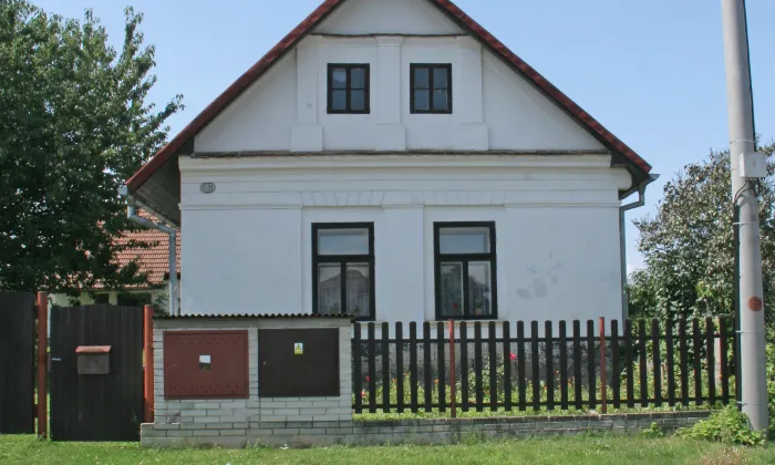 Kostel Narození Panny Marie (Lochenice)