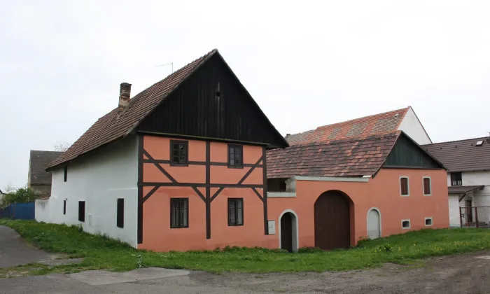 Kostel Narození Panny Marie v Hrušovanech