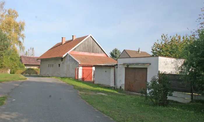 Kostel Narození svatého Jana Křtitele (Vlkov nad Lesy)
