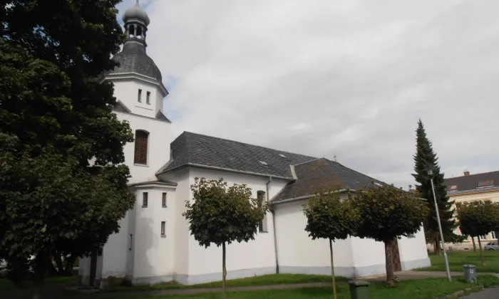 Kostel Nejsvětější Trojice (Předměstí)