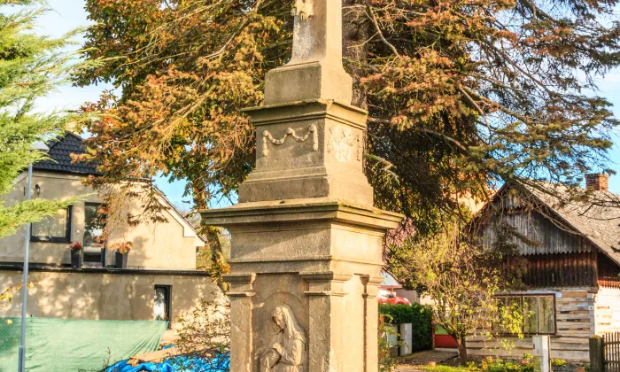 Kostel Nejsvětější Trojice (Suchá)