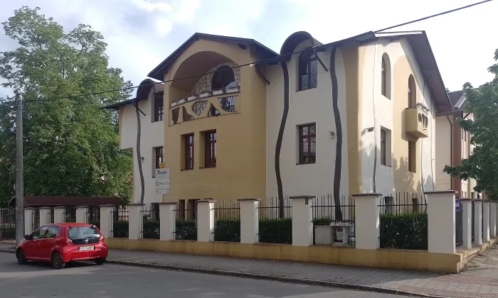 Kostel Panny Marie Královny (Mariánské Hory)