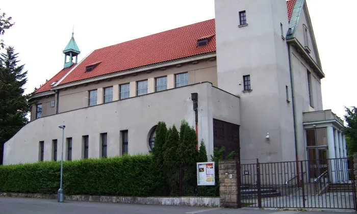 Kostel Panny Marie Královny míru