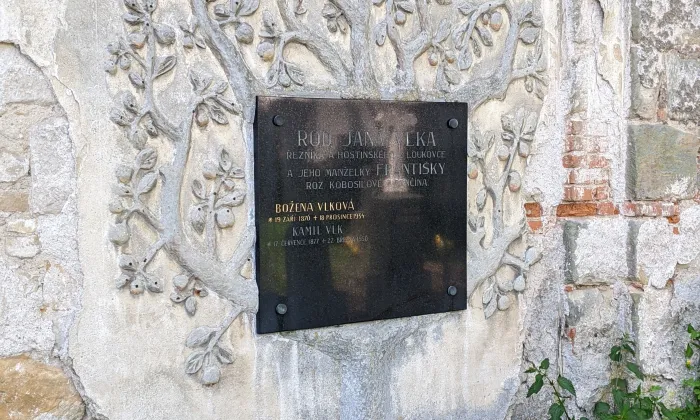 Kostel Povýšení svatého Kříže (Loukovec)