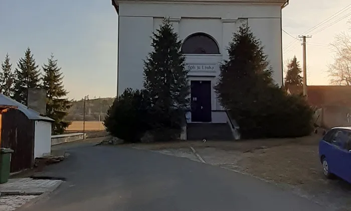 Kostel Povýšení svatého Kříže (Linhartovy)