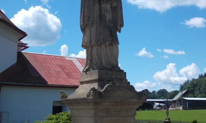 Kostel Všech svatých (Levínská Olešnice)
