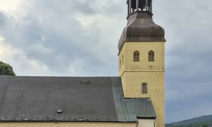 Kostel svatého Jiří v Chřibské