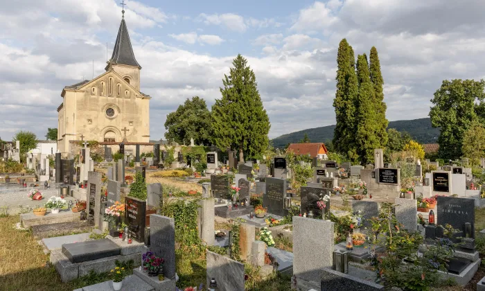 Kostel svatého Martina a Prokopa (Karlík)