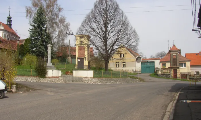 Kostel svatého Matouše v Pnětlukách