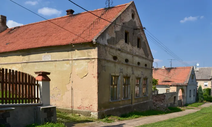 Kostel svatého Mikuláše (Měcholupy)