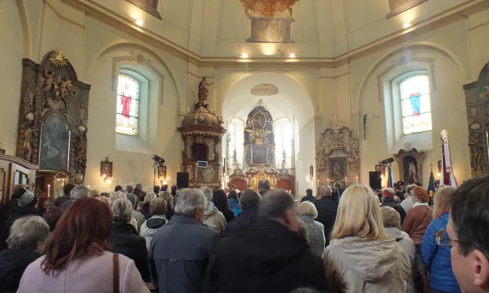 Kostel svatého Petra a Pavla (Slapy)