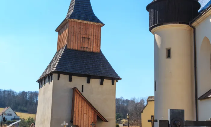 Kostel svatého Petra a Pavla (Korouhev)