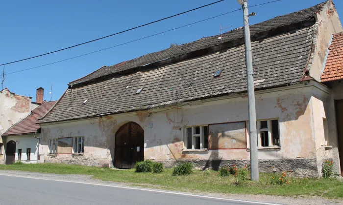Kostel svatého Petra a Pavla (Horní Bobrová)