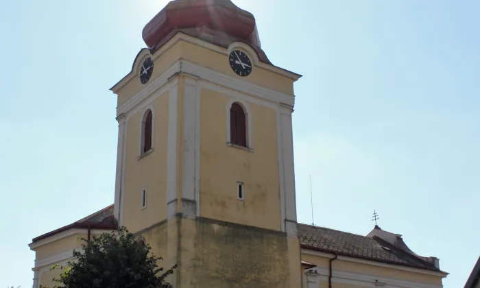 Kostel svatého Petra a Pavla (Milovice u Hořic)