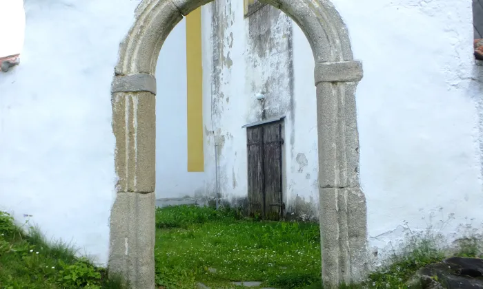 Kostel svatého Petra a Pavla (Svéraz)