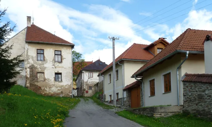 Kostel svatého Petra a Pavla (Svéraz)