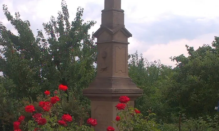 Kostel svatého Petra a Pavla (Těšnovice)