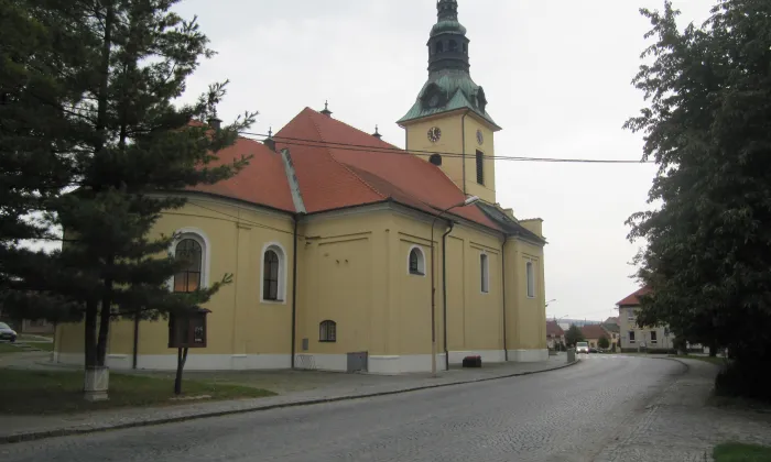 Kostel svatých Andělů strážných (Nivnice)
