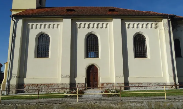 Kostel svatých Cyrila a Metoděje (Řenče)