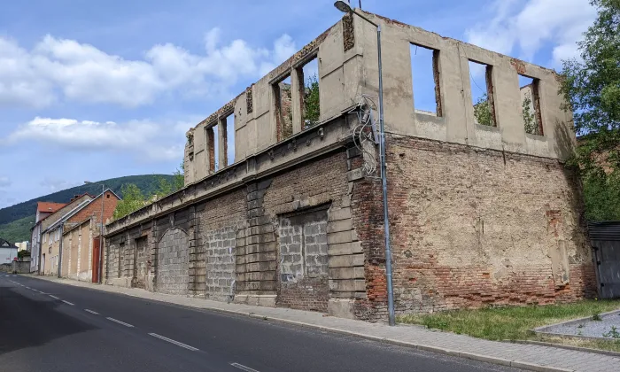 Kostel svatých Petra a Pavla v Oseku