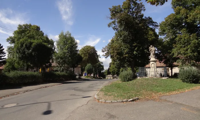 Kostel svatých apoštolů Jana a Pavla / svatého Jana Křtitele