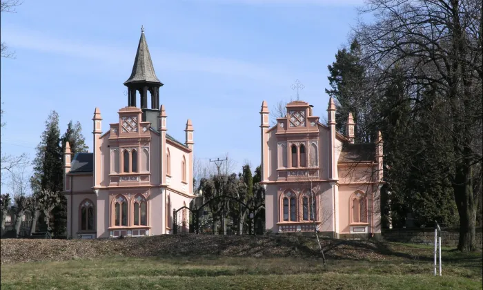 kostel Nanebevstoupení Páně v Mikulášovicích