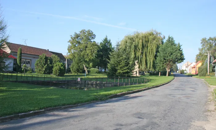 kostel Nanebevzetí Panny Marie (Milíčovice)