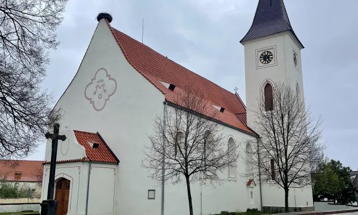 kostel Nanebevzetí Panny Marie (Dubné)