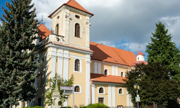 kostel Narození Panny Marie (Dašice)