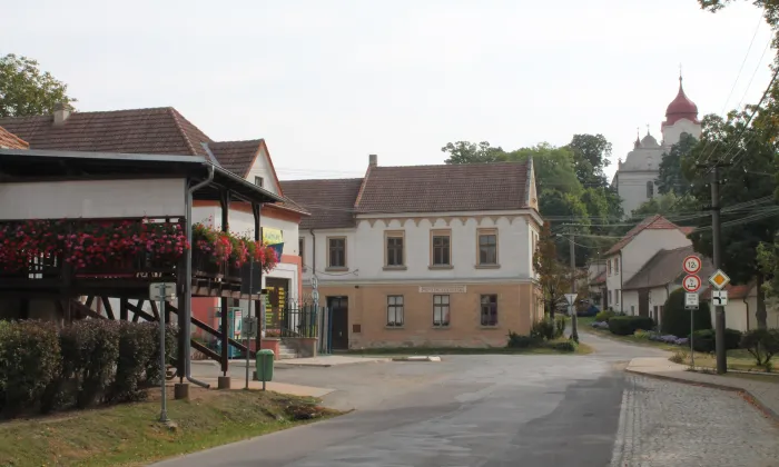 kostel Povýšení svatého Kříže (Trstěnice)