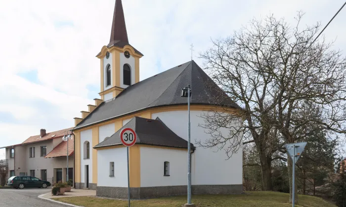 kostel svaté Rodiny (Nahořany)
