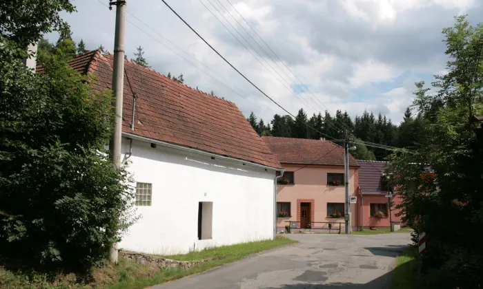 kostel svatého Petra a Pavla (Deštná)