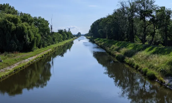 most přes plavební kanál ve Vraňanech