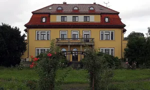 Zámek Cvrčovice