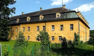 Zámek Hošťálkovy