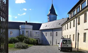 zámek Komořany