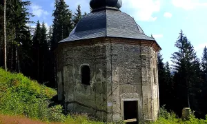 Poutní kaple Panny Marie Pomocné a křížová cesta