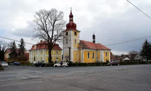 kostel svatých Petra a Pavla (Dolní Lukavice)