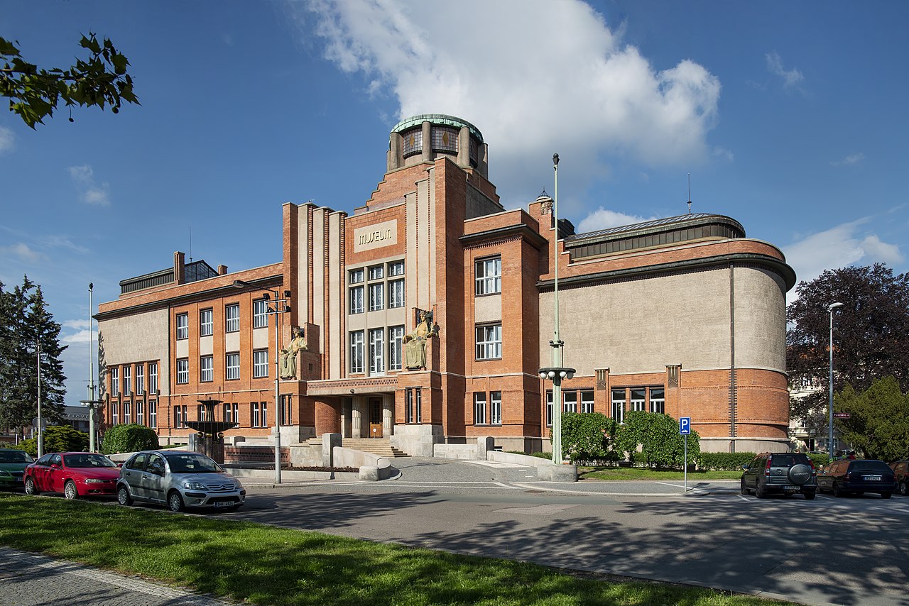 
<span>Budova Muzea východních Čech</span>
