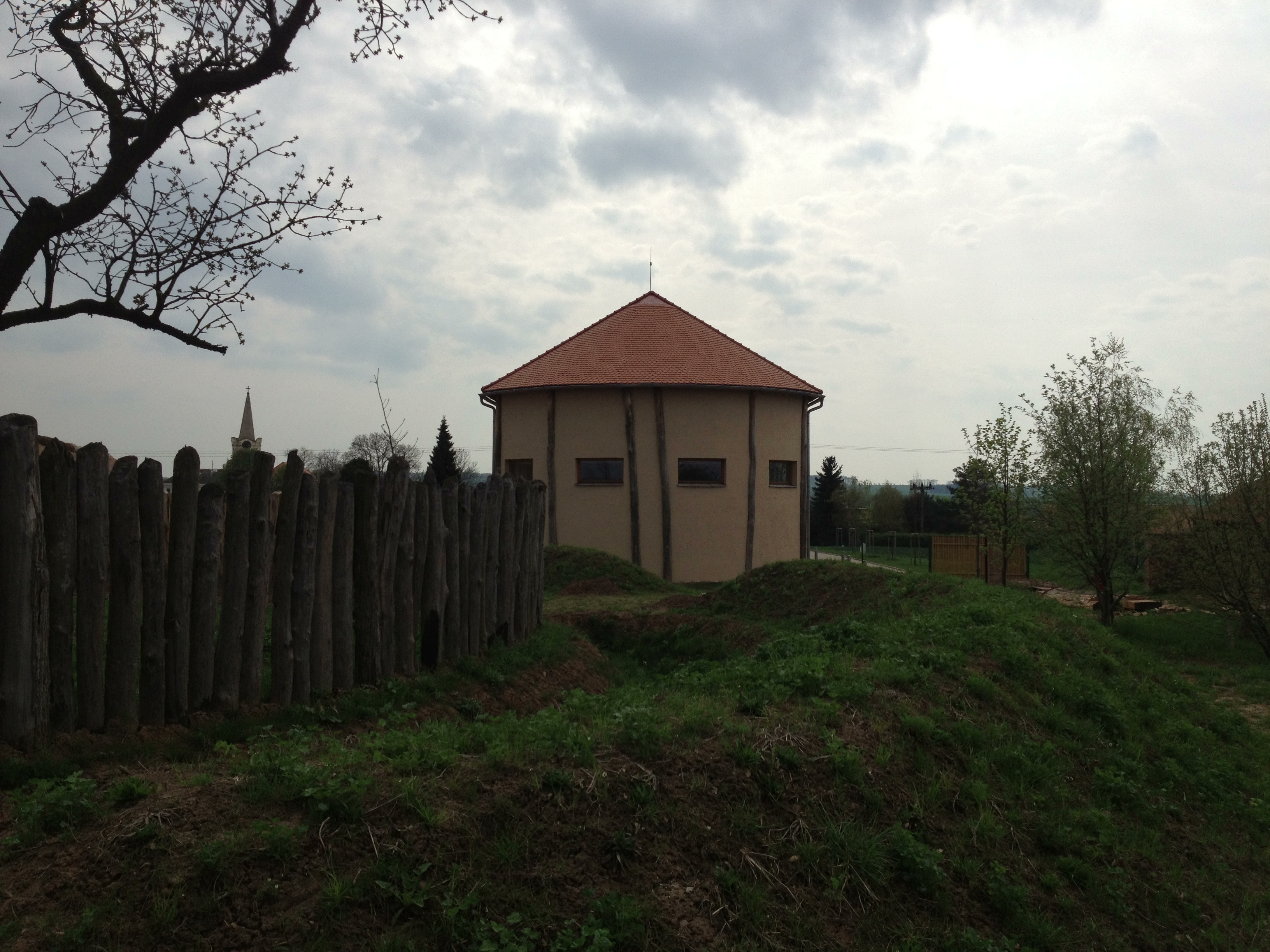 
<span>Archeopark pravěku Všestary</span>
