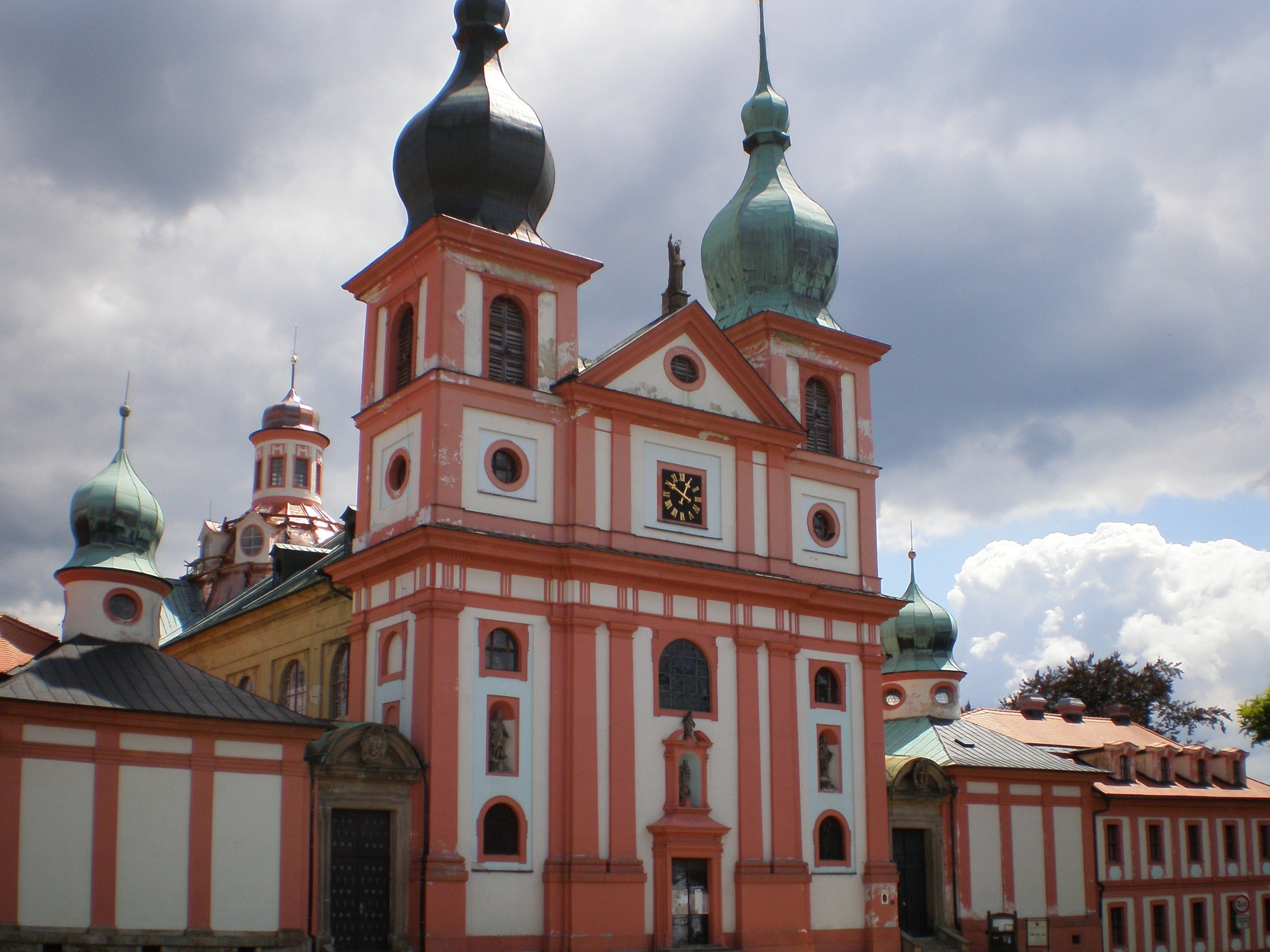 
<span>Kostel Nanebevzetí Panny Marie a svaté Máří Magdaleny</span>
